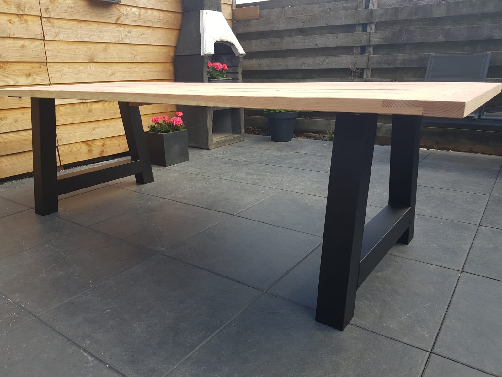 Renovatie roestvrij Generaliseren Douglas Tuintafel 4.5 A-poot – J&P Buiten-Hout